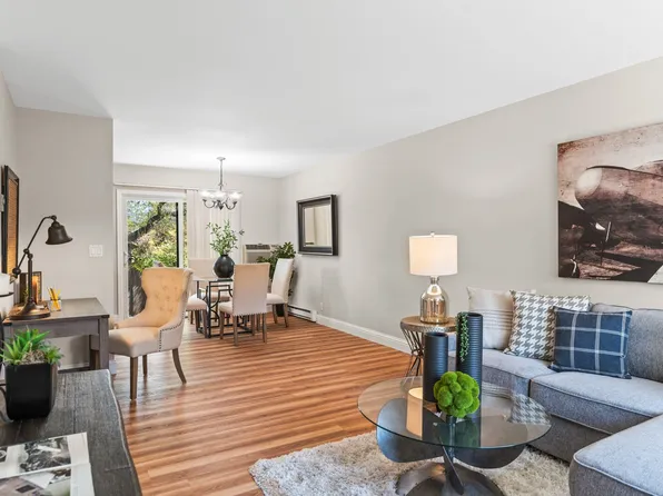 Townhome Style Apartments 2 or 3 Bedrooms all with 1.5 Bathrooms
