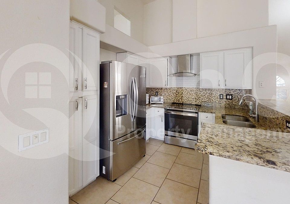 1st image of 795 S Camellia Dr