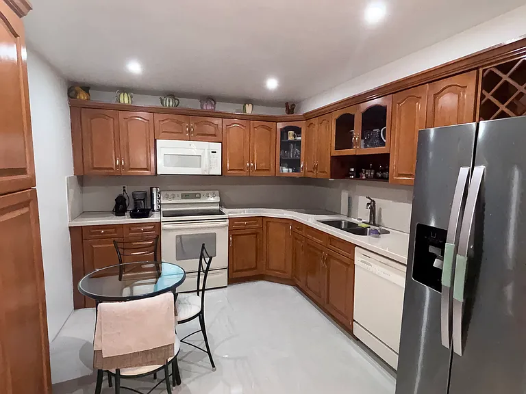9735 NW 53rd St — Photo 5