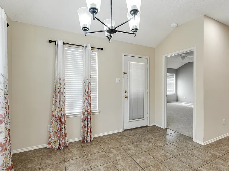 9905 Tyler Dr — Photo 14