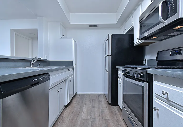 4235 Whitsett Ave #201 — Photo 30