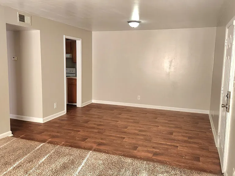 Riverbend Apartments — Photo 37