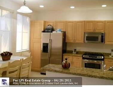 5th image of 2925 NW 126th Ave #3071