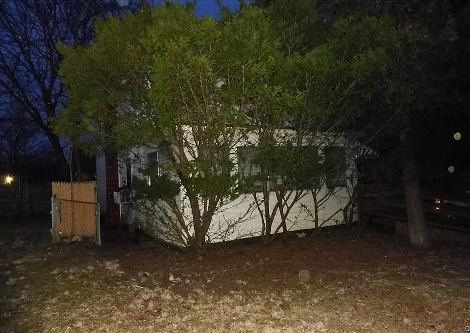 2nd image of 211 Coral Ave