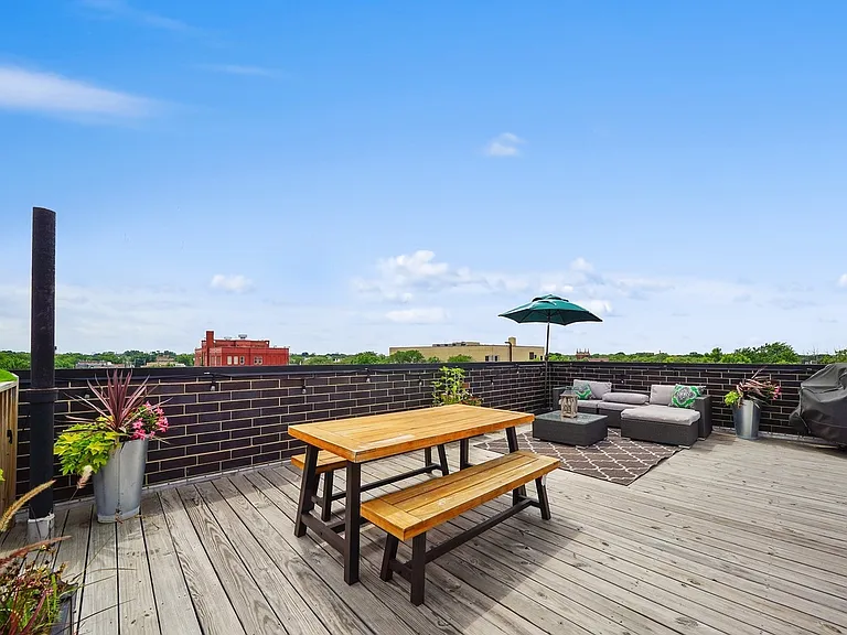 1938 N Francisco Ave #4S — Photo 16