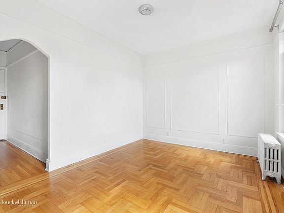 4th image of 232 6th St #6D