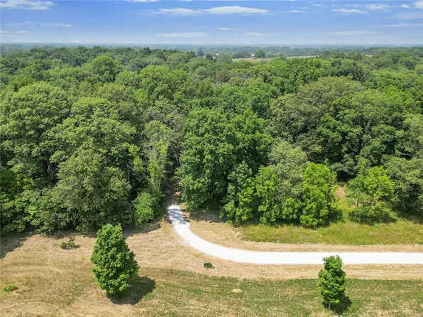 6325 Goeddeltown Rd, Waterloo, IL 62298