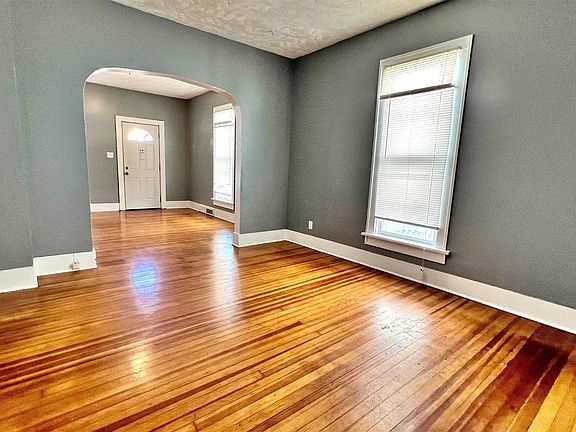 2nd image of 839 S 21st St