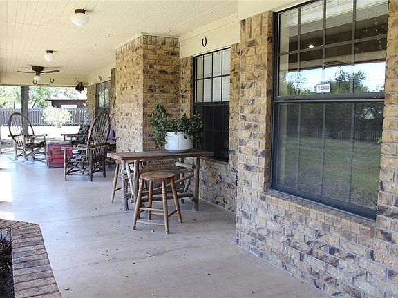 4th image of 307 Willow Crest Dr
