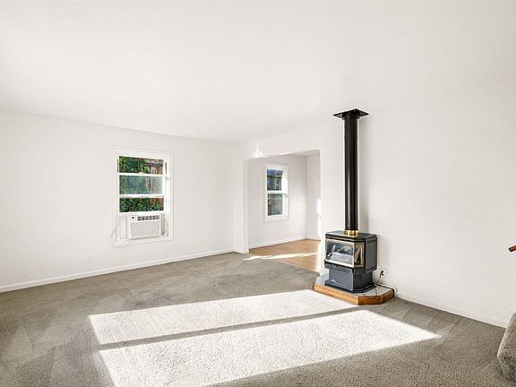 4th image of 145 Hermosa Avenue