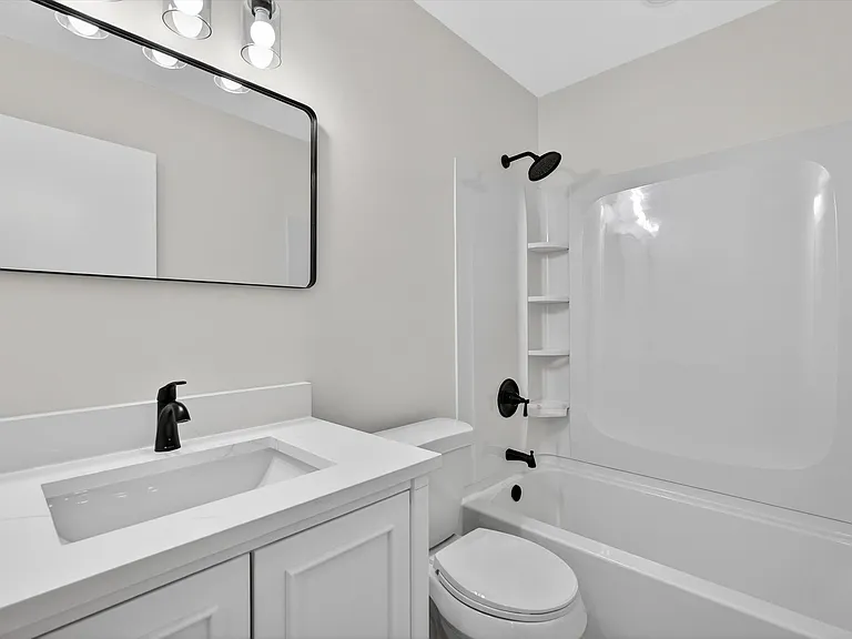 761 Elmwood Dr — Photo 8