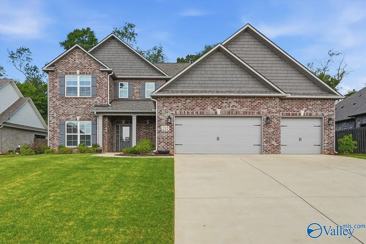 4 bed, 3.5 bath, 3312 sqft, $3,200 — Photo 1
