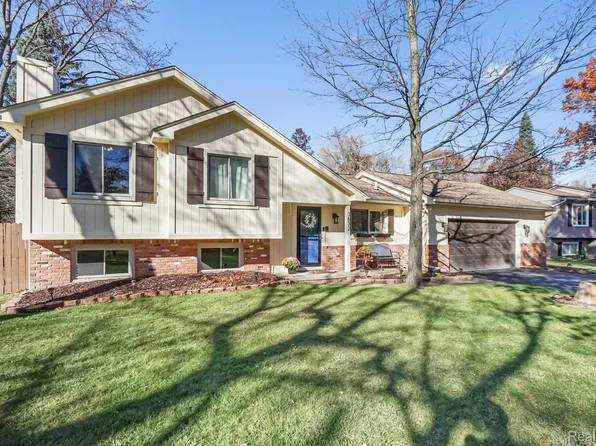 3632 Fieldview Ave, West Bloomfield, MI 48324
