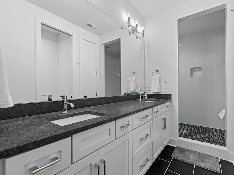 910 Youngs Ln #3 — Photo 24