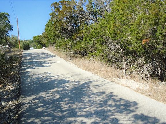 2nd image of 190 Bluebonnet Dr