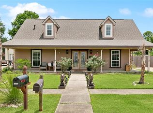 3405 Moss Ln, Violet, LA 70092