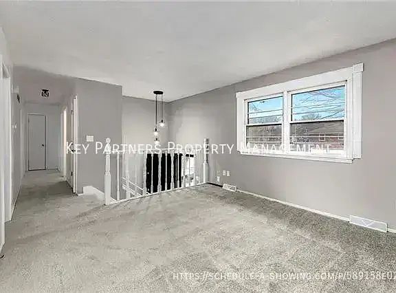 3rd image of 15312 E 48th St