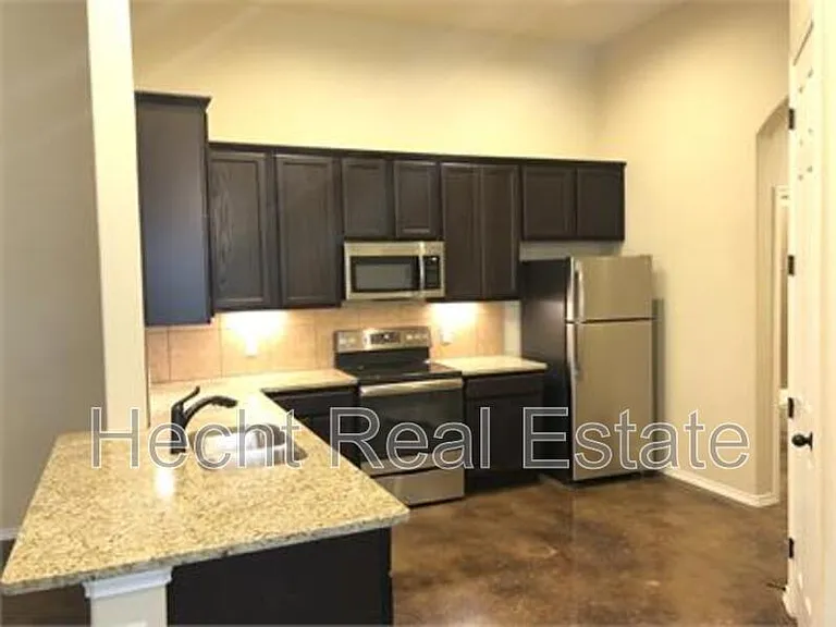 152 Samuel Dr #A — Photo 6