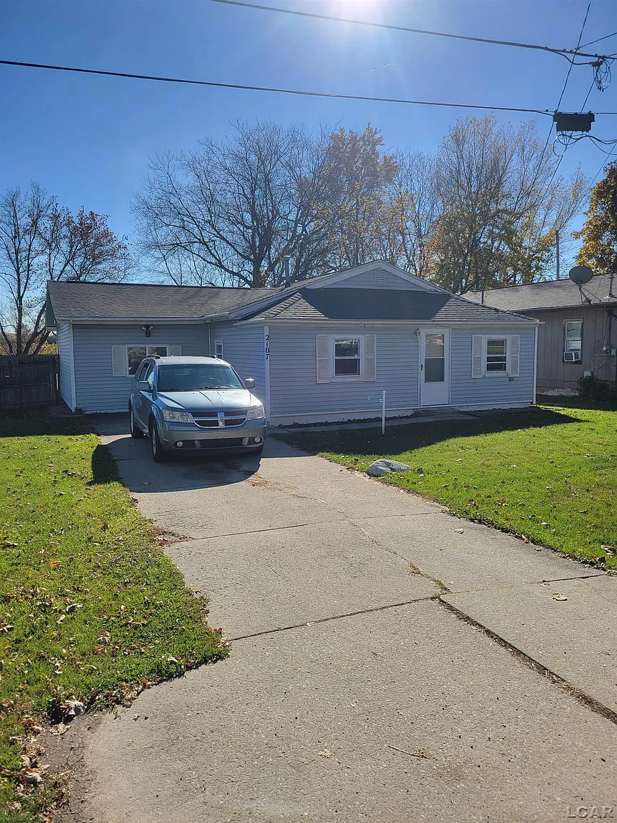 2107 Geller Dr photo 1