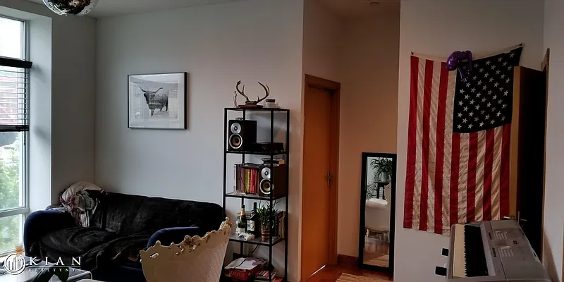 Rented by Kian Realty | media 14