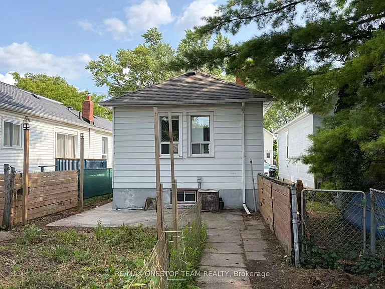28 Cambrai Ave — Photo 17