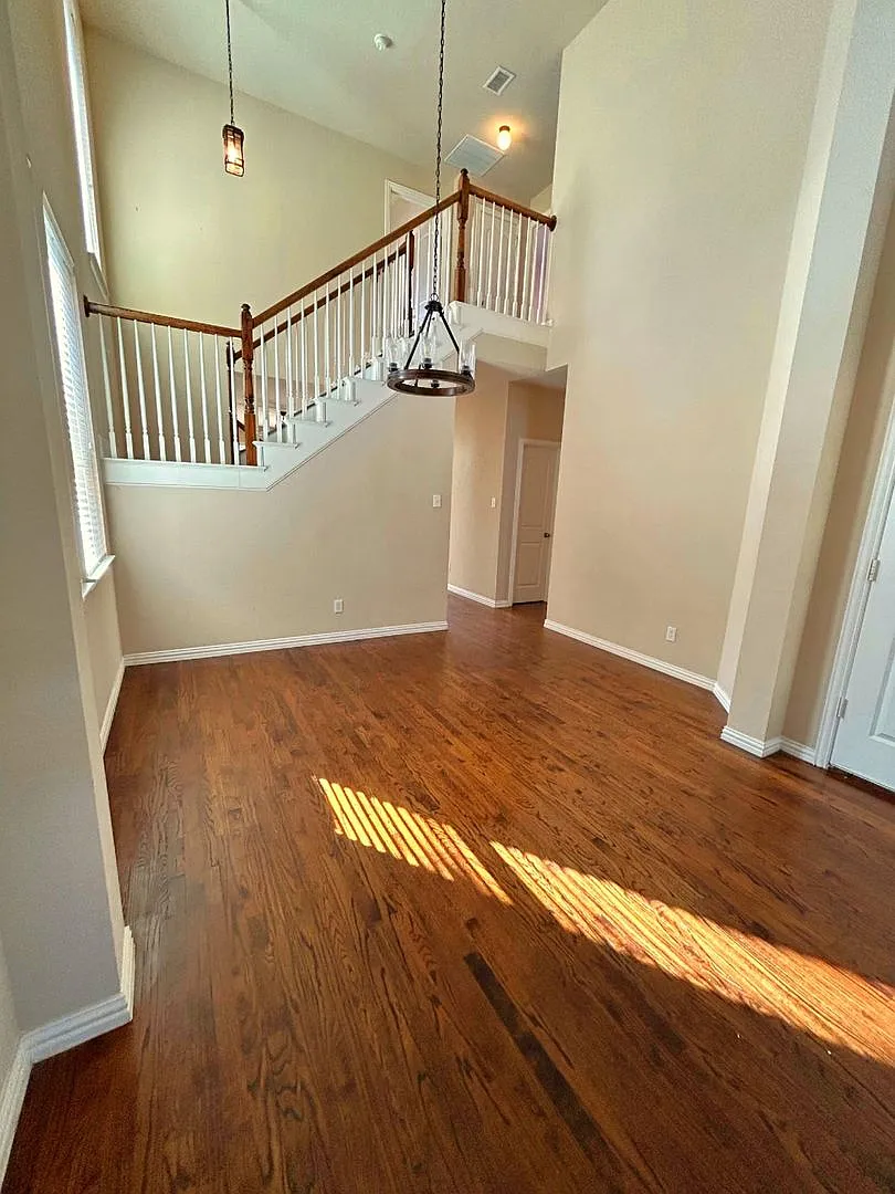 Inviting Two-Story In Highly Desired Frisco Isd! — Photo 3