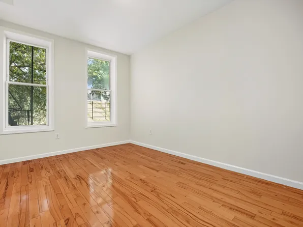 251 Patchen Avenue image 9 of 14