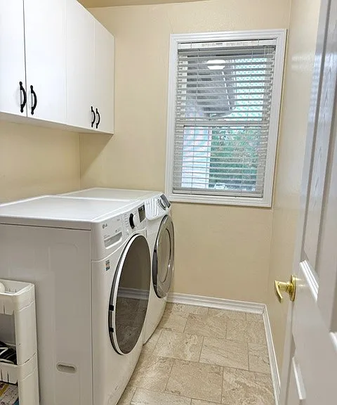 554 S Elm St — Photo 21