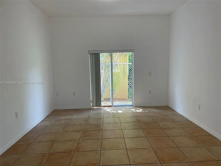 3421 SW 25th St #1 — Photo 8