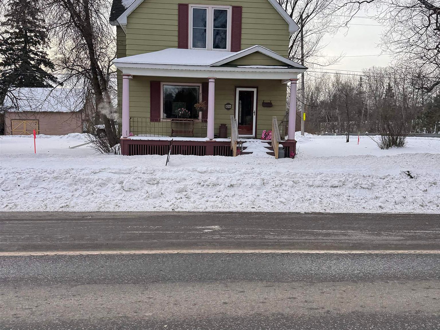 836 7th Ave, Two Harbors, MN 55616 | Zillow