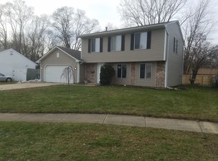 750 Newport St W, Roselle, IL 60172