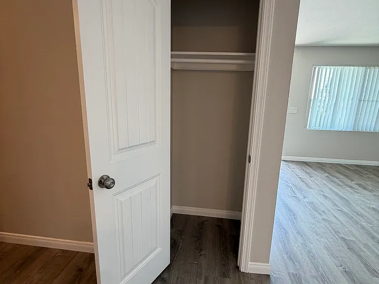 84 Kingswood Dr #5 — Photo 2