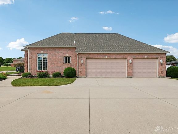 4th image of 443 Circle Dr