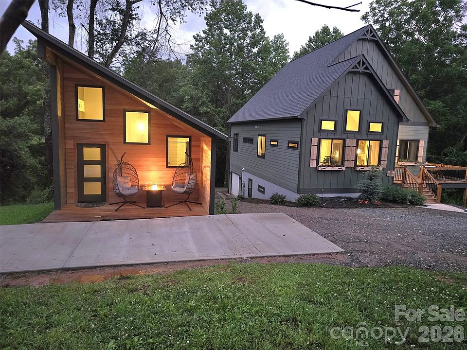 1st image of 18 Baker Pl