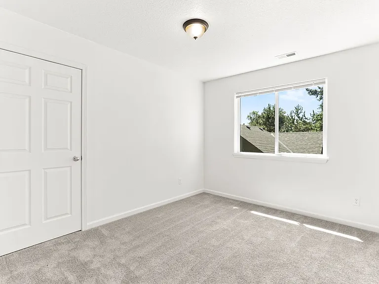 3745-3749 SE 127th Pl — Photo 29
