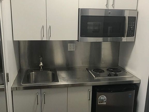 4th image of 138 E 31st St APT 32