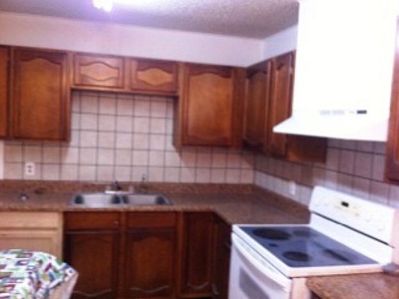 2nd image of 2723 Walnut Ave