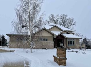 3077 Saffron Ln, Neenah, WI 54956
