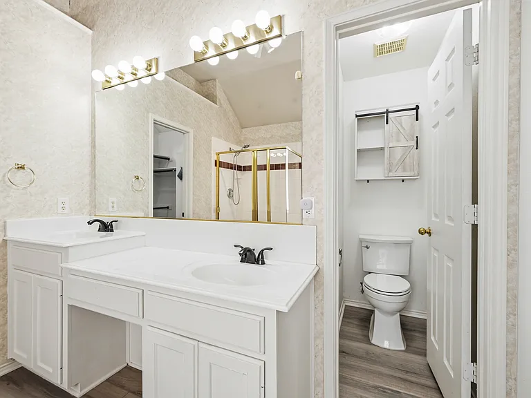 3011 Downhill Ln — Photo 7