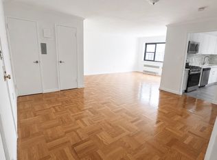 210 Atlantic Ave APT C1g, Lynbrook, NY 11563