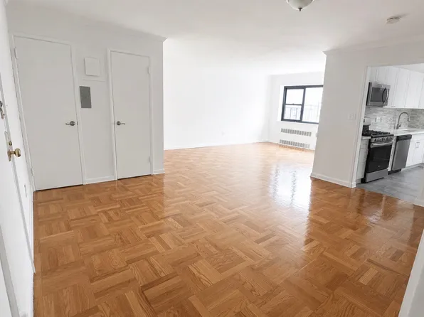 210 Atlantic Ave APT C1g, Lynbrook, NY 11563