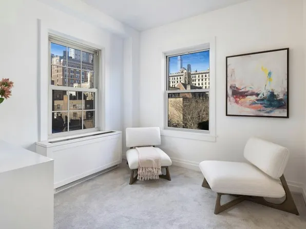 133 East 64th Street image 10 of 13