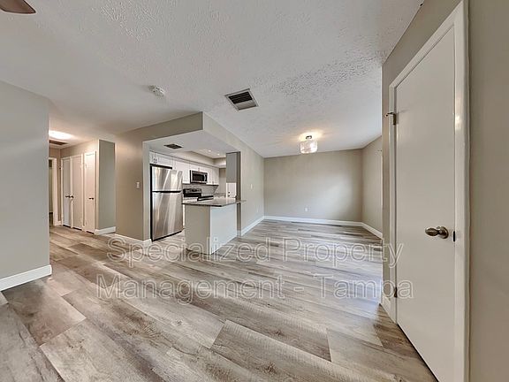 3rd image of 4811 E Poinsettia Ave