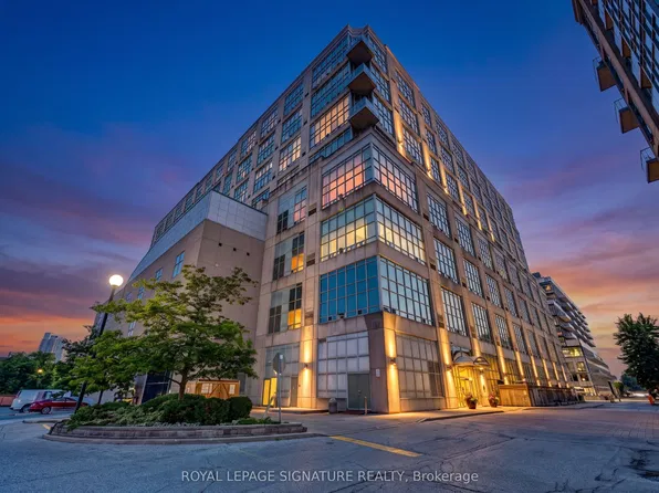 250 Manitoba St #714, Toronto, ON M8Y 4G8