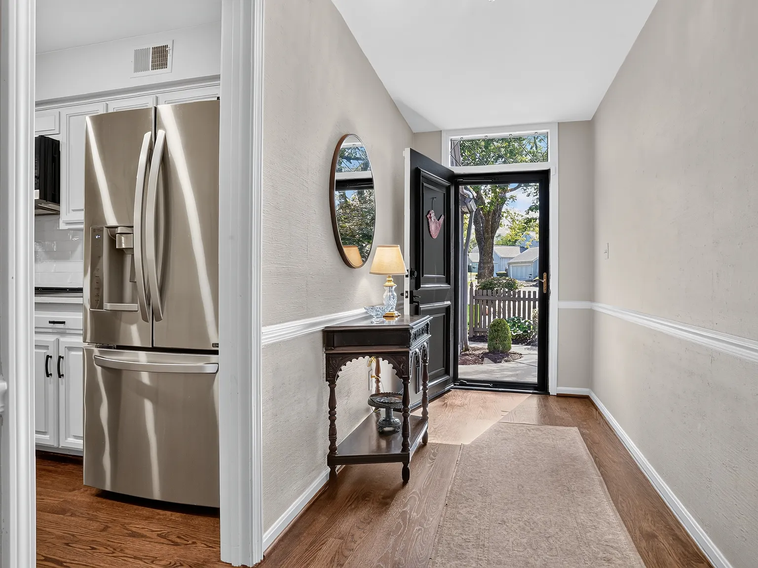 4 bed, 3.5 bath, 2560 sqft, $3,950 — Photo 4