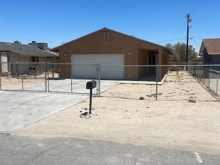 6627 Smoketree Ave — Photo 63