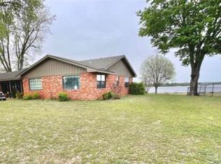 29 E Lake Dr, Ponca City, OK 74604
