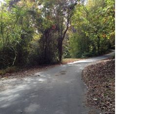 40 Fairview Hills Dr, Fairview, NC 28730