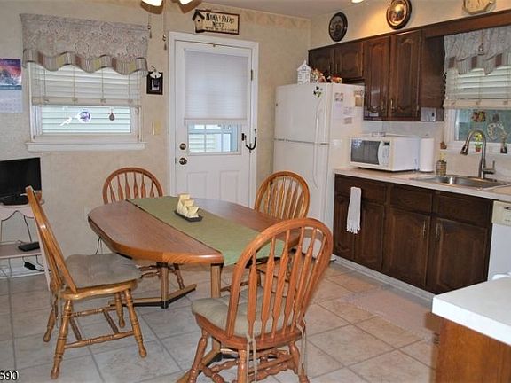 3rd image of 30-03 Southern Dr #1X