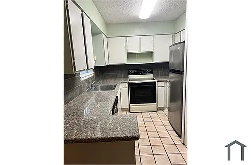 923 Vance Jackson Rd Photo 1